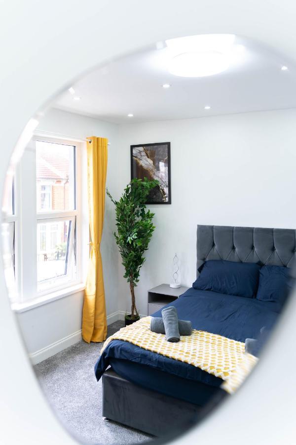 Open Mind Property - 6 Luxury Bedrooms With Free Parking Portsmouth Zewnętrze zdjęcie
