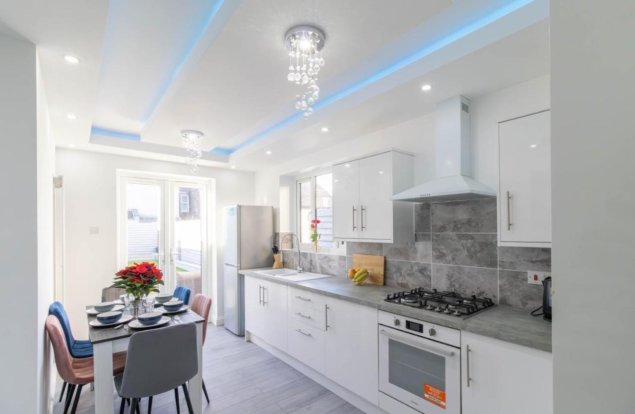 Open Mind Property - 6 Luxury Bedrooms With Free Parking Portsmouth Zewnętrze zdjęcie